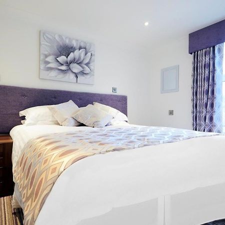 The Rose And Crown Hotell Thorpe-le-Soken Eksteriør bilde