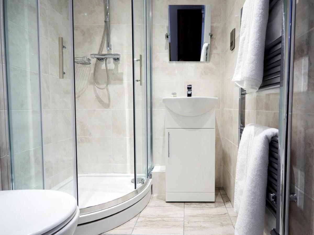 The Rose And Crown Hotell Thorpe-le-Soken Eksteriør bilde